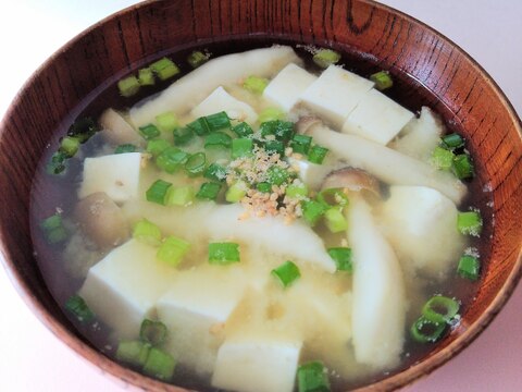 しめじと豆腐のしょうが入りお味噌汁